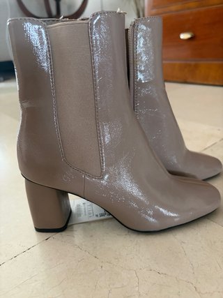 Botines charol Zara beige nuevos