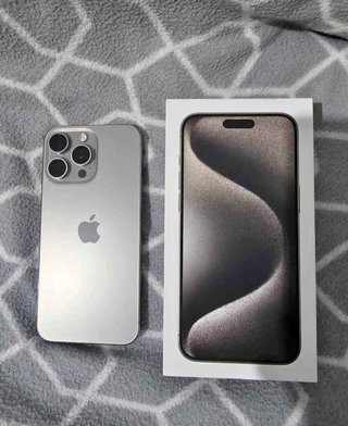 iPhone 15 Pro Max Gris