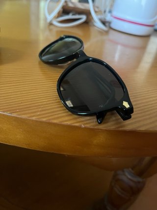 Gafas de sol polarizadas negras y doradas Mó