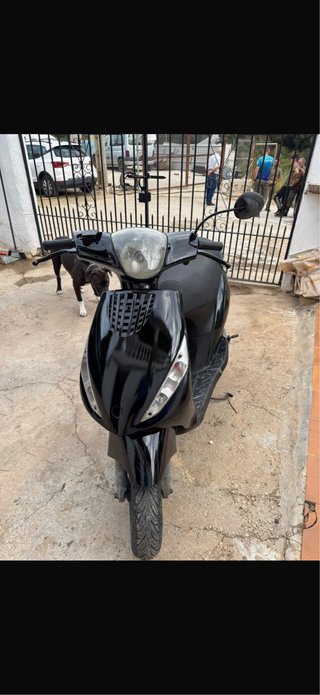 Scooter Piaggio Zip Negra
