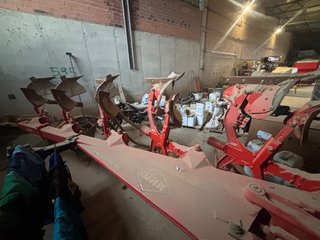 Vertedera Kuhn Vari-Master 153