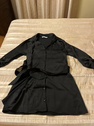 Vestido negro Zara con cinturón