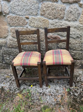 Sillas rústicas madera tapizadas con tela cuadros