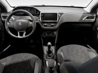 Peugeot 2008 PureTech Signature 60 kW (82 CV)