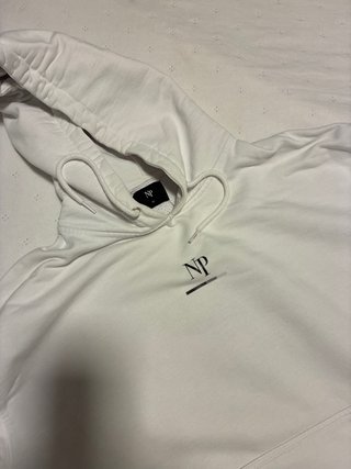 Sudadera Blanca con Capucha