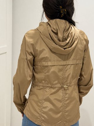 Chaqueta Impermeable con Capucha Zara