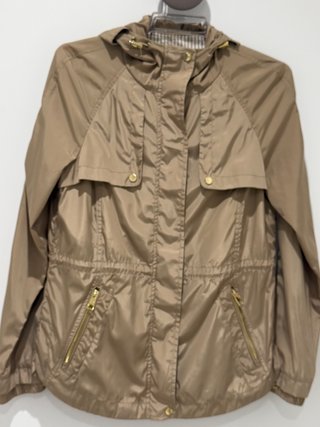 Chaqueta Impermeable con Capucha Zara