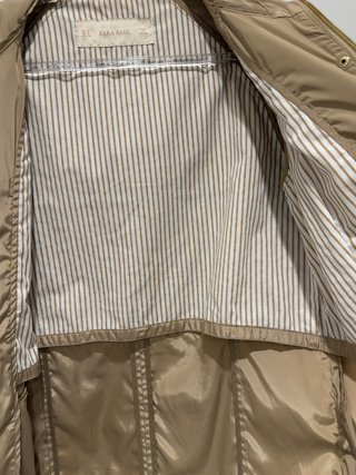Chaqueta Impermeable con Capucha Zara