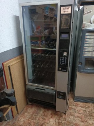 Máquina de snacks Necta Melodia