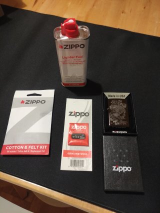 Kit Zippo nuevo a estrenar. Mechero y Accesorios.