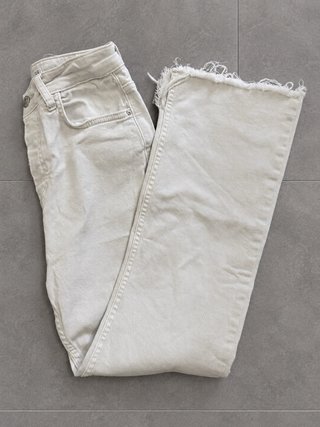 Pantalón Stradivarius blanco roto T.34
