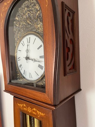 Reloj de pie clásico