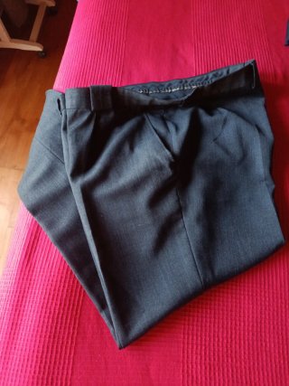 Pantalones de vestir Pierre Cardin y Pertegaz