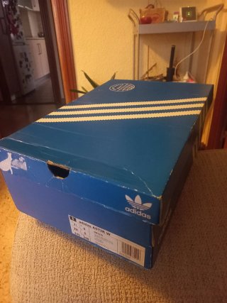 Adidas Astir W Talla 39,50 y en su caja sin estren
