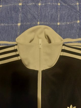 Chaqueta Adidas Negra y Blanca