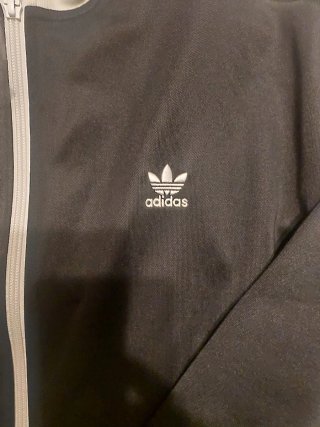 Chaqueta Adidas Negra y Blanca