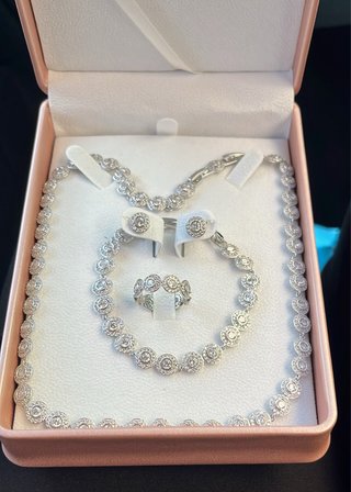 Conjunto Swarovski: Collar, Pulsera Pendientes Ani
