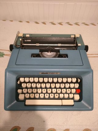 Máquina de escribir Olivetti Studio 46