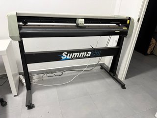 Plotter de corte Summa D120