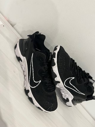 Zapatillas Nike Negras y Blancas