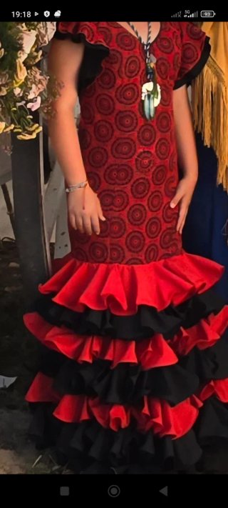 Traje de Flamenca Rojo y Negro