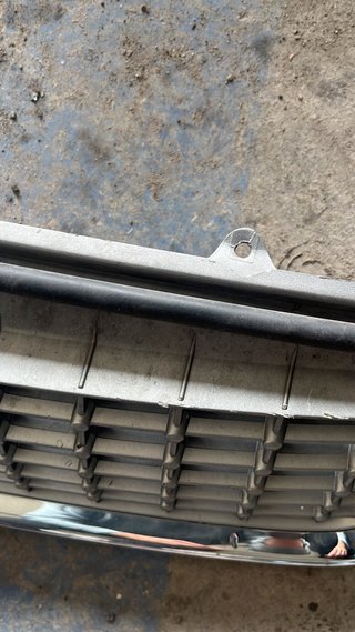 Rejilla frontal Ford Mondeo 4