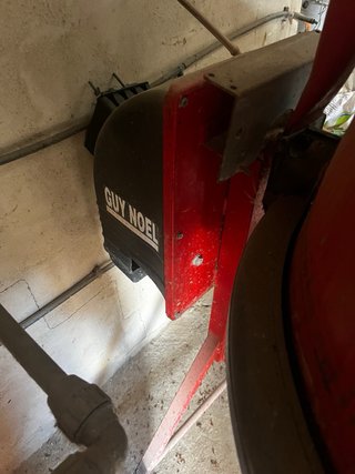 Hormigonera y báscula romana  entrega en mano