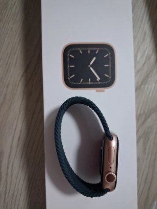 Apple Watch series 5, 40mm Oro y Rosa