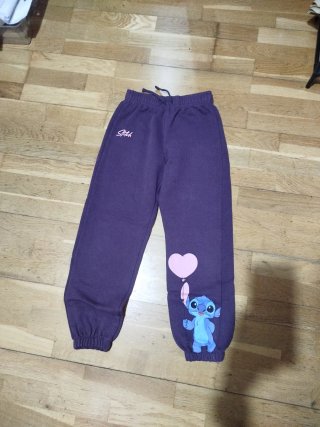 Pantalón de chándal morado de Stitch