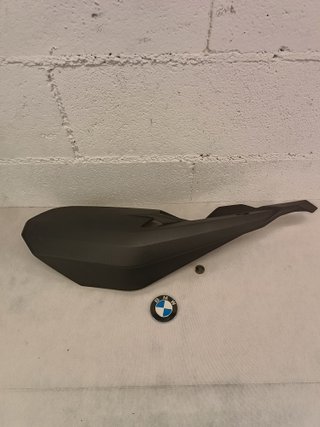 Cubierta escape BMW C400GT C400X plastico