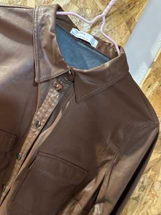 Camisa polipiel marrón