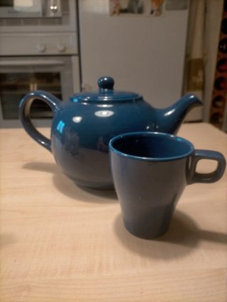Tetera y Taza Azules