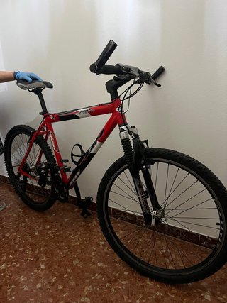 Bicicleta de Montaña BH Roja