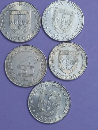 5 Monedas Portugal de 25 escudos