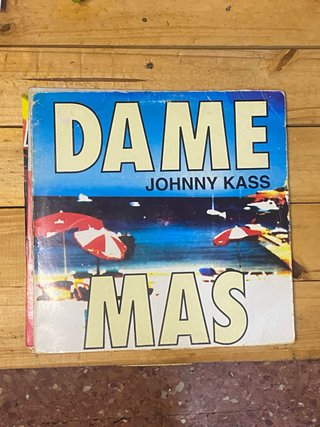 Vinilo Dame Mas - Johnny Kass