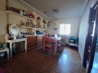 Piso en venta en Universidad - Los Lirios en Logroño
