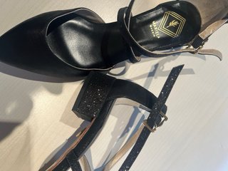 Zapatos de fiesta negros Mariela Madrid