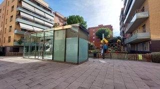 Garaje en venta en Porta en Barcelona