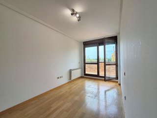 Dúplex en alquiler en Valdemarín en Madrid