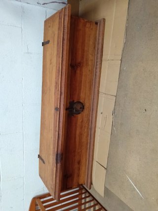 Baúl de madera rústico