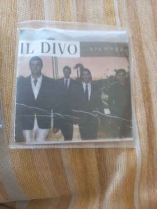 CD Il Divo con libro de fotos