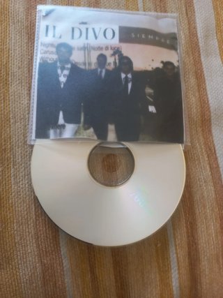 CD Il Divo con libro de fotos