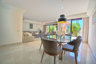 Piso en alquiler en La Dama de Noche-La Alzambra en Marbella