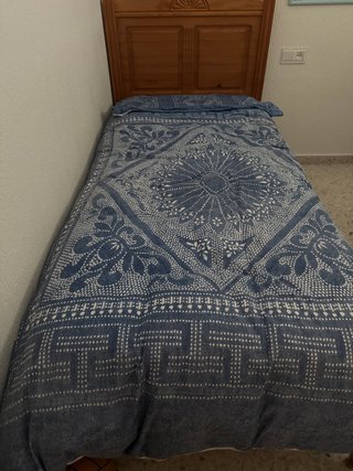 Cama individual de 90 con cabecero de madera