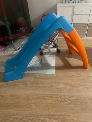 Tobogán infantil azul y naranja