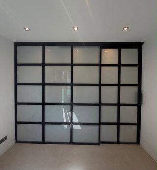 Puertas y cerramientos modernos