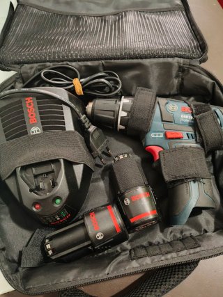 Atornillador Bosch 10.8V con cargador