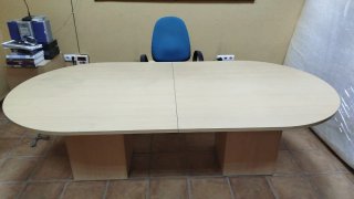 Mesa de Reuniones Ovalada