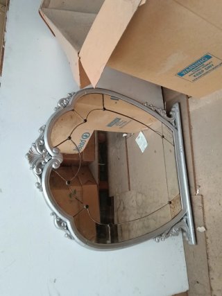 Espejo de Pared con Marco Plateado