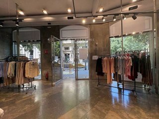 Local comercial en alquiler en La Dreta de l'Eixample en Barcelona